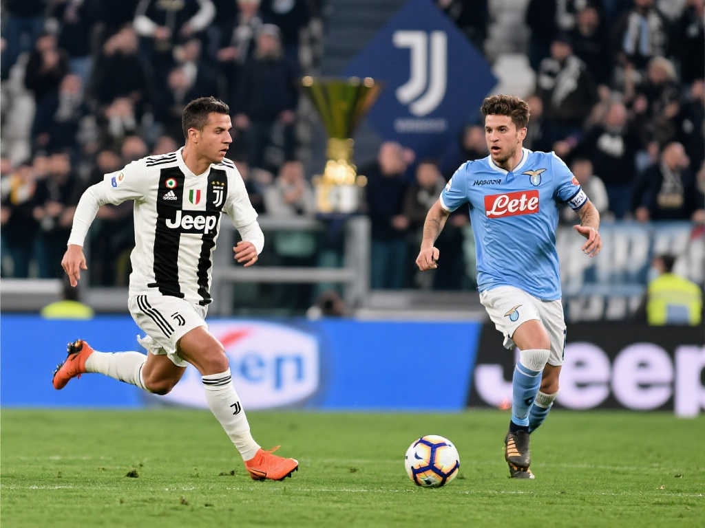 紧追其后 紧追其后